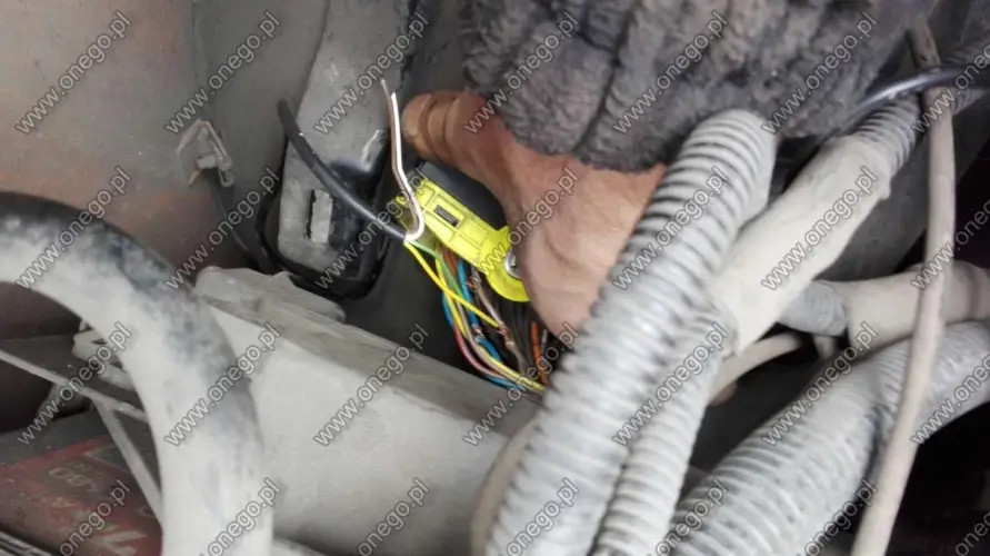 BUCHER sweeper - connecting SCR emulator (AdBlue)