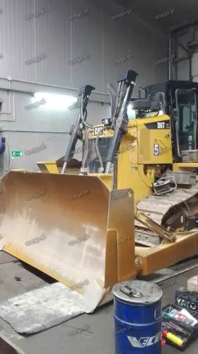 CAT D6T XL bulldozer - installation of DPF and SCR emulator