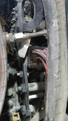 CAT D6T XL - Connector